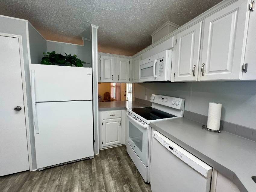 9814 Sucia Circle a Parrish, FL Mobile or Manufactured Home for Sale